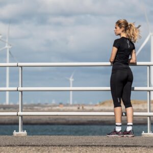 Rogelli ESSENTIAL - damskie spodenki 3/4 do biegania czarne - obrazek 8
