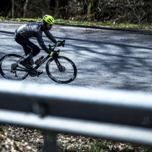 Rogelli ESSENTIAL HI VIS - męskie ocieplane spodnie rowerowe z szelkami czarne - obrazek 9