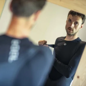 Rogelli ESSENTIAL - termoaktywna koszulka czarna - obrazek 5