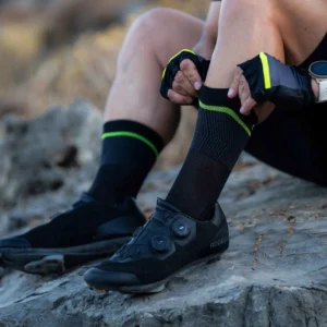 Rogelli HERO II - funkcjonalne skarpety sportowe czarno-żółte - obrazek 3