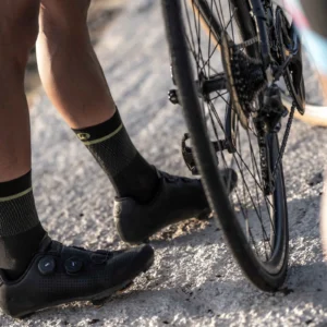 Rogelli HERO II - funkcjonalne skarpety sportowe czarno-khaki - obrazek 3