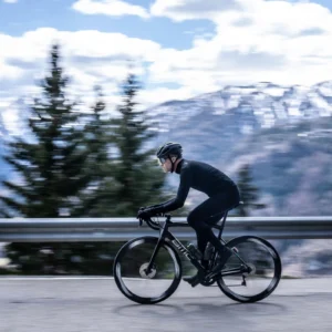 Rogelli DISTANCE - męska lekka zimowa kurtka rowerowa czarna - obrazek 8