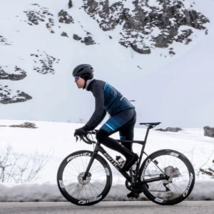 Rogelli HERO II - męskie zimowe spodnie rowerowe z szelkami czarno-niebieskie - obrazek 10