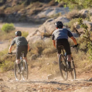Rogelli ADVNTR DISTANCE - męskie bermudy rowerowe DWR czarne - obrazek 15