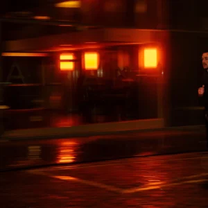 Rogelli ESSENTIAL HI VIS - męska kurtka do biegania DWR czarna - obrazek 14