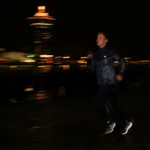 Rogelli ESSENTIAL HI VIS - damska kurtka do biegania czarna - obrazek 12