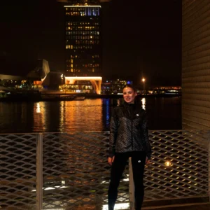 Rogelli ESSENTIAL HI VIS - damska kurtka do biegania czarna - obrazek 3