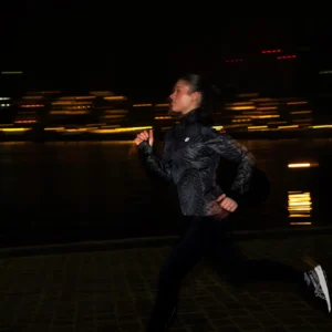 Rogelli ESSENTIAL HI VIS - damska kurtka do biegania czarna - obrazek 9