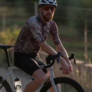 Rogelli ESSENTIAL GRAPHIC II - męska koszulka rowerowa bordowa - obrazek 11