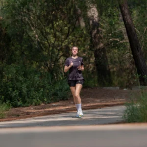 Rogelli ESSENTIAL - damska koszulka do biegania czarna - obrazek 11