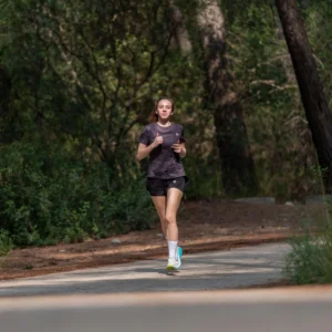 Rogelli ESSENTIAL - damska koszulka do biegania czarna - obrazek 12