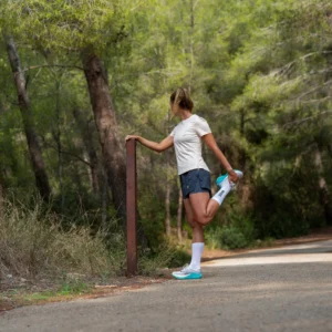 Rogelli ESSENTIAL - damska koszulka do biegania beżowa - obrazek 8