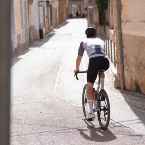 Rogelli FAST - męskie spodenki rowerowe z szelkami czarne - obrazek 11
