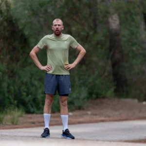 Rogelli ESSENTIAL - męska koszulka do biegania zielona - obrazek 15