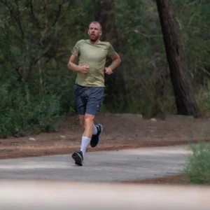 Rogelli ESSENTIAL - męskie spodenki do biegania 2w1 szare - obrazek 11