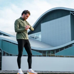 Rogelli CORE - męska wiatroodporna kurtka do biegania khaki - obrazek 12