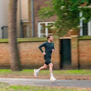 Rogelli ESSENTIAL - męska koszulka do biegania z długim rękawem czarna - obrazek 9