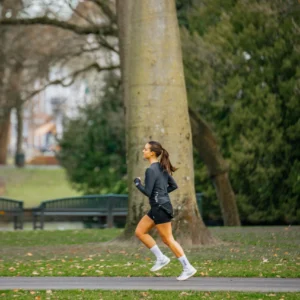 Rogelli ESSENTIAL - damska koszulka do biegania z długim rękawem czarna - obrazek 11