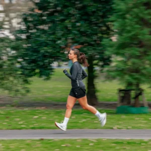 Rogelli ESSENTIAL - damska koszulka do biegania z długim rękawem czarna - obrazek 13