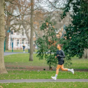 Rogelli ESSENTIAL - damska koszulka do biegania z długim rękawem czarna - obrazek 14