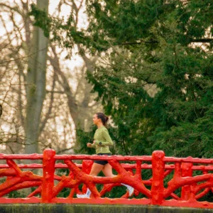 Rogelli ESSENTIAL - damska koszulka do biegania z długim rękawem zielona - obrazek 9