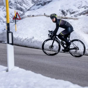 Rogelli HERO II - męska zimowa kurtka rowerowa czarno-żółta - obrazek 11